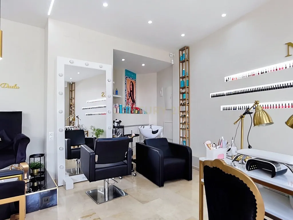 CESSÃO DE SALÃO DE ESTÉTICA EM ESTEPONA - Image 34
