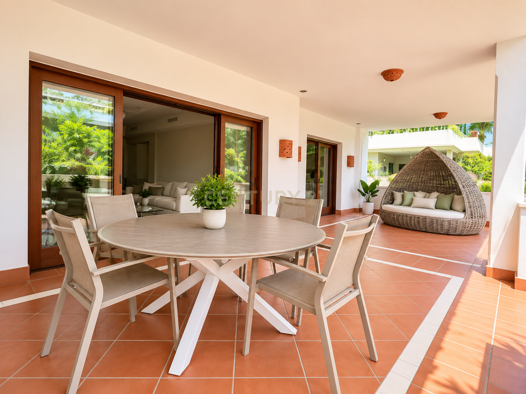 Apartamento Espaçoso com Jardim e Grande Terraço na Prestigiada Zona de Nagüeles, Marbella - Image 11