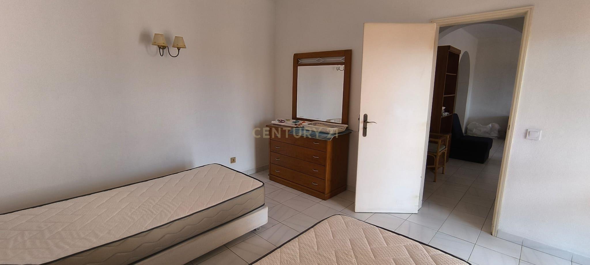 Fotografia 8 de Apartamento T1 em Portimão com Piscina e Estacionamento