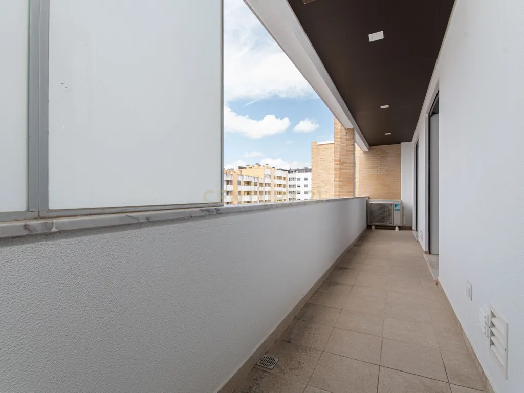 Duplex T4 nova construção com 2 terraços e Box (Infantado/Loures) - Image 25