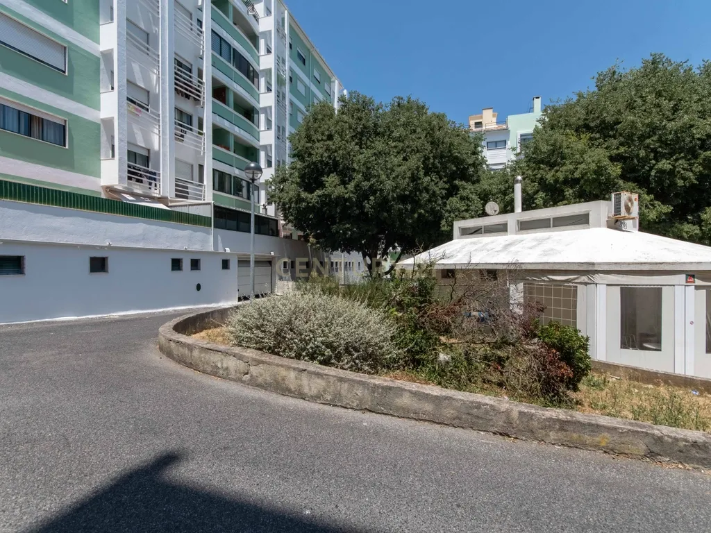 Apartamento T3 com varandas e Estacionamento | Cavaleira – Algueirão Mem Martins - Image 22