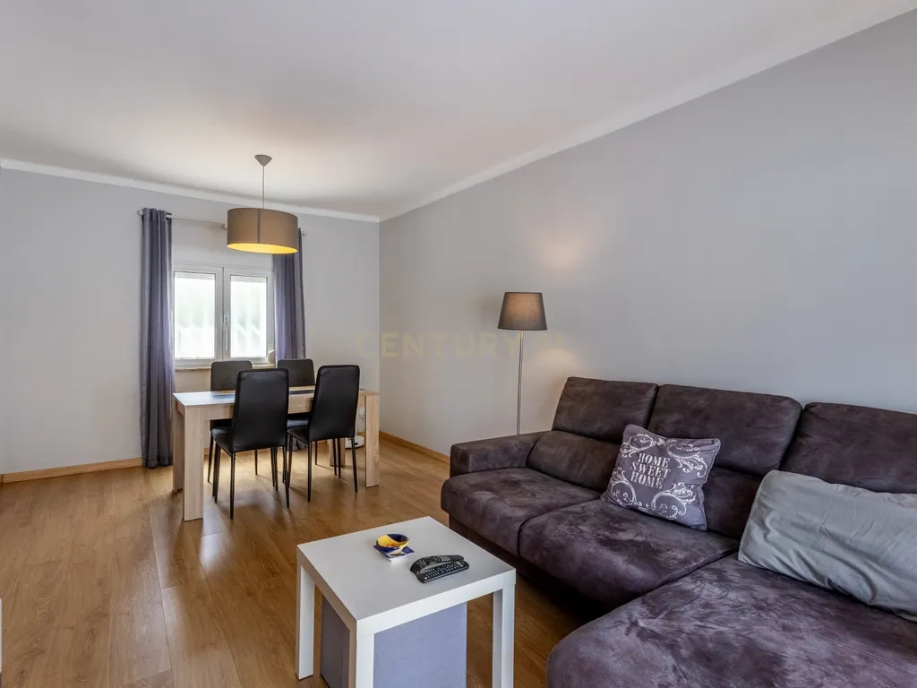 Propriedade bifamiliar T6 na Costa da Caparica. - Image 30