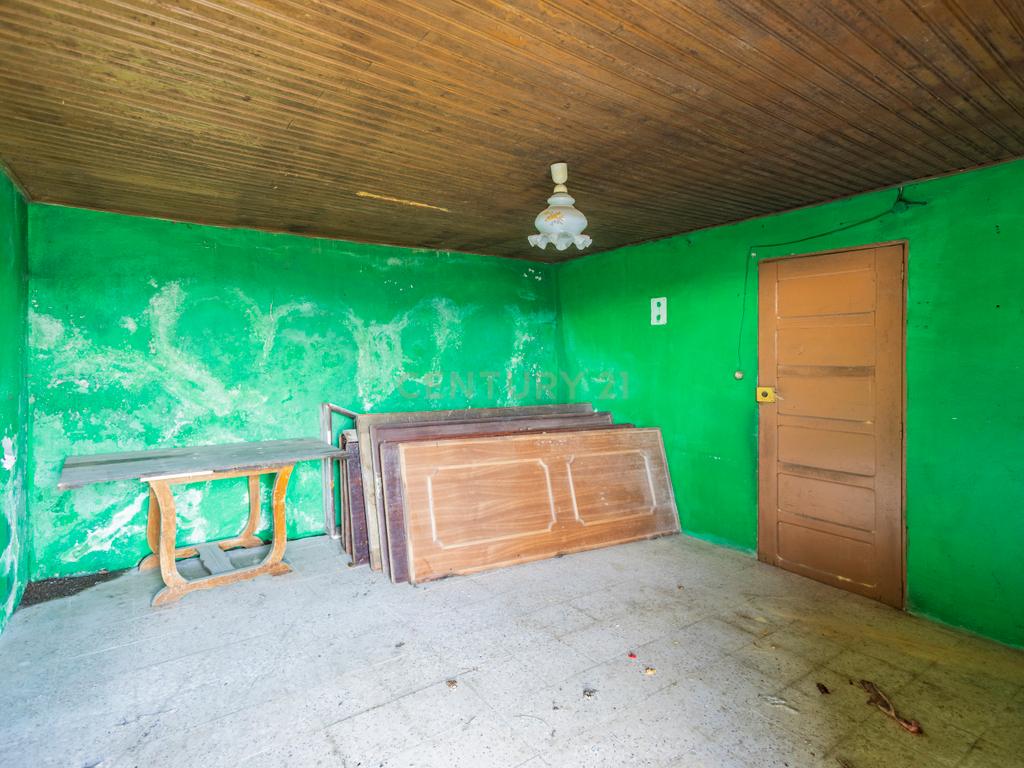 Moradia V2 para restauro em Abragão, Penafiel - Image 12