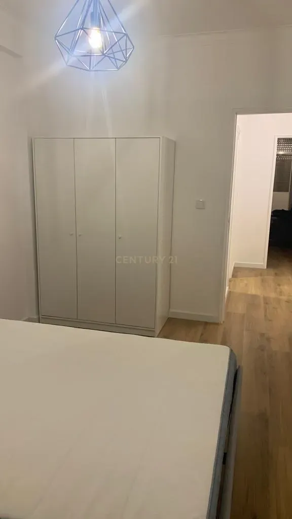 Apartamento para Investimento Metro de Alfornelos - Image 4
