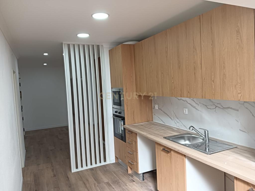 Apartamento para Investimento Metro de Alfornelos - Image 22