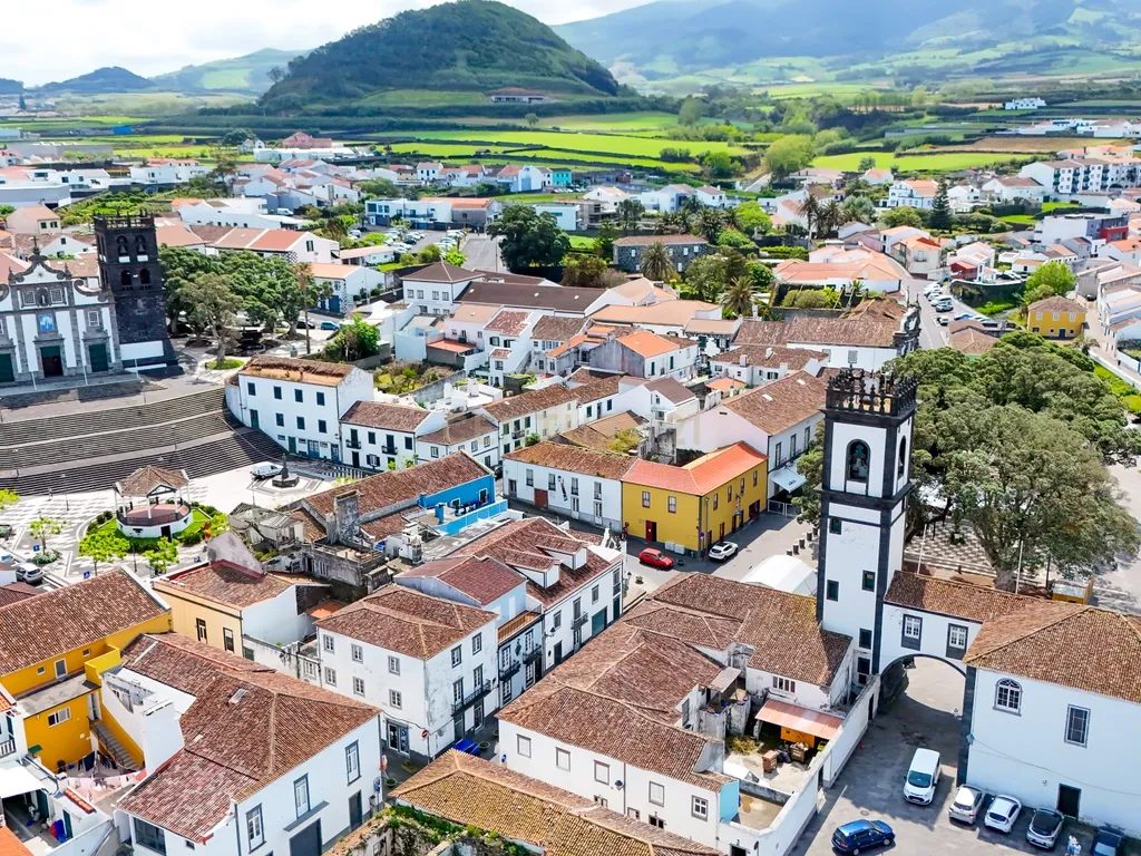 Oportunidade de Investimento - Ruína para Reabilitação no Centro da Ribeira Grande (Matriz) - Image 13