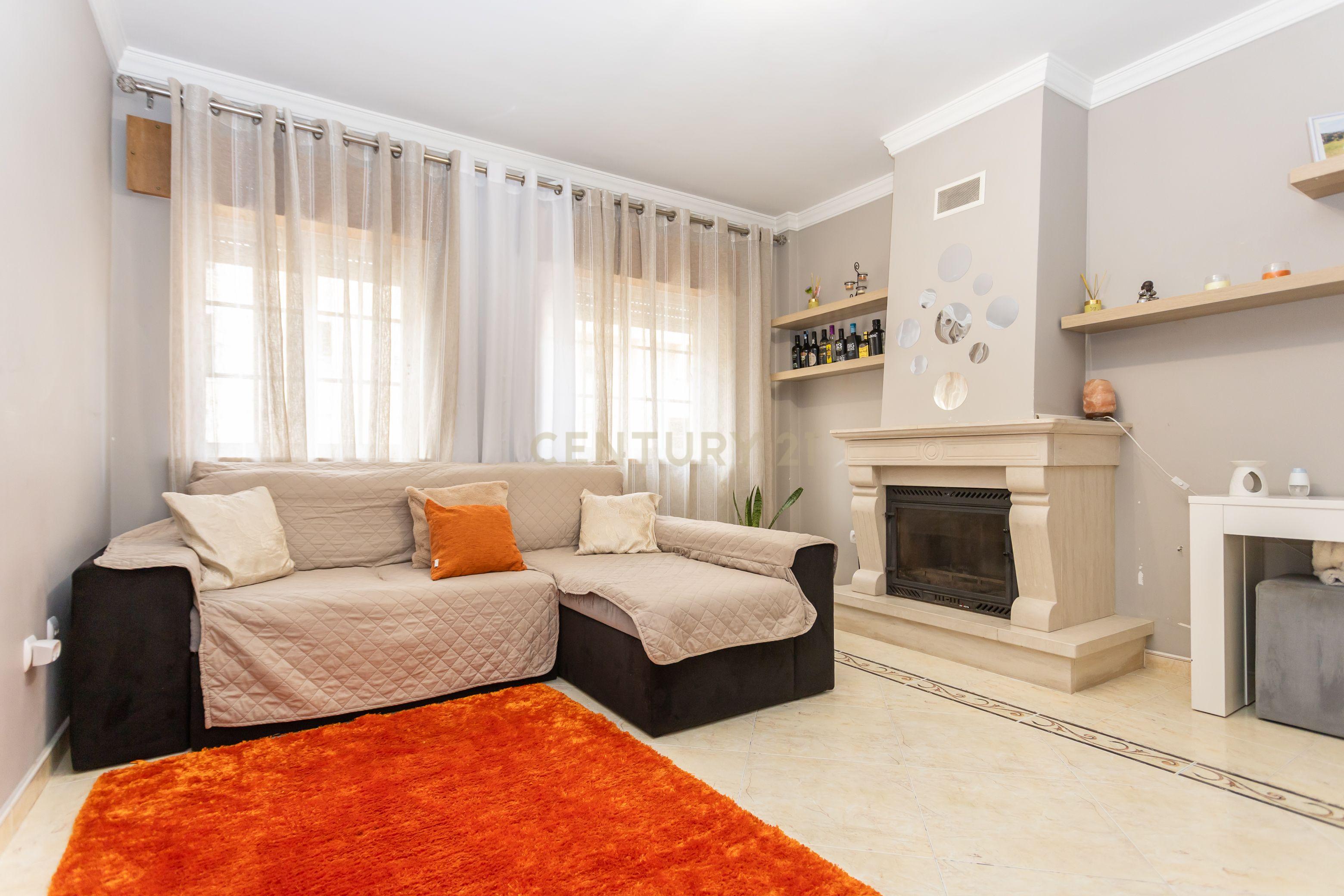 Apartamento T3 Quinta do Conde - Image 1