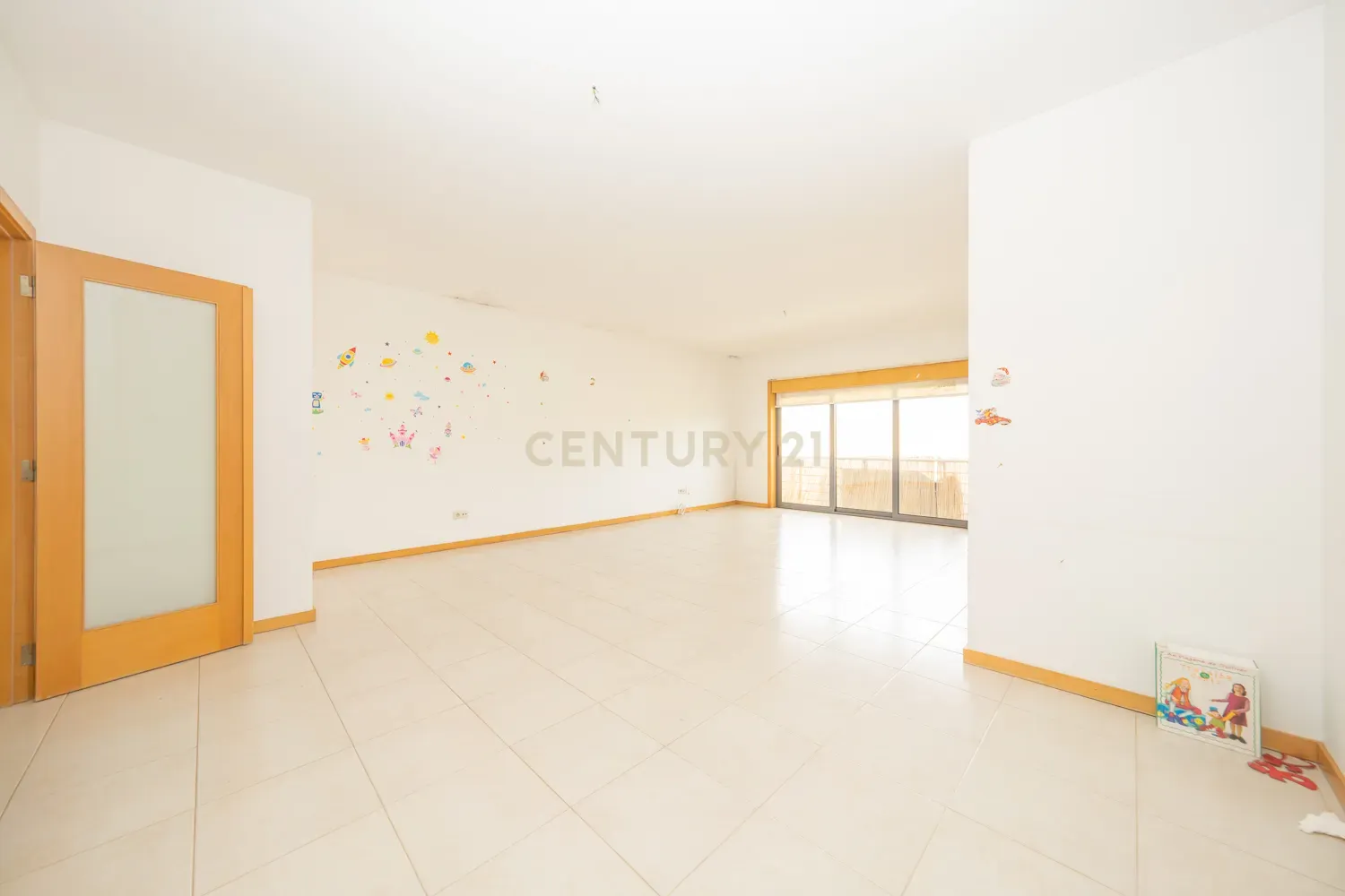 Fotografia 7 de Apartamento T3 com Duas Varandas e Dois Lugares de Estacionamento, na Vila Serena, Pinhal Novo