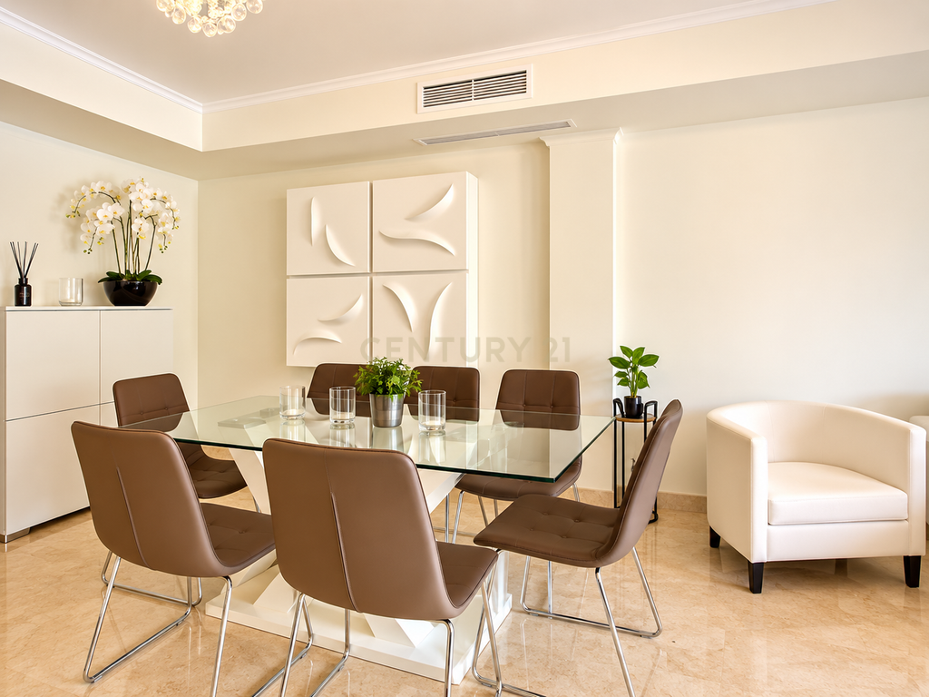 Apartamento Espaçoso com Jardim e Grande Terraço na Prestigiada Zona de Nagüeles, Marbella - Image 4
