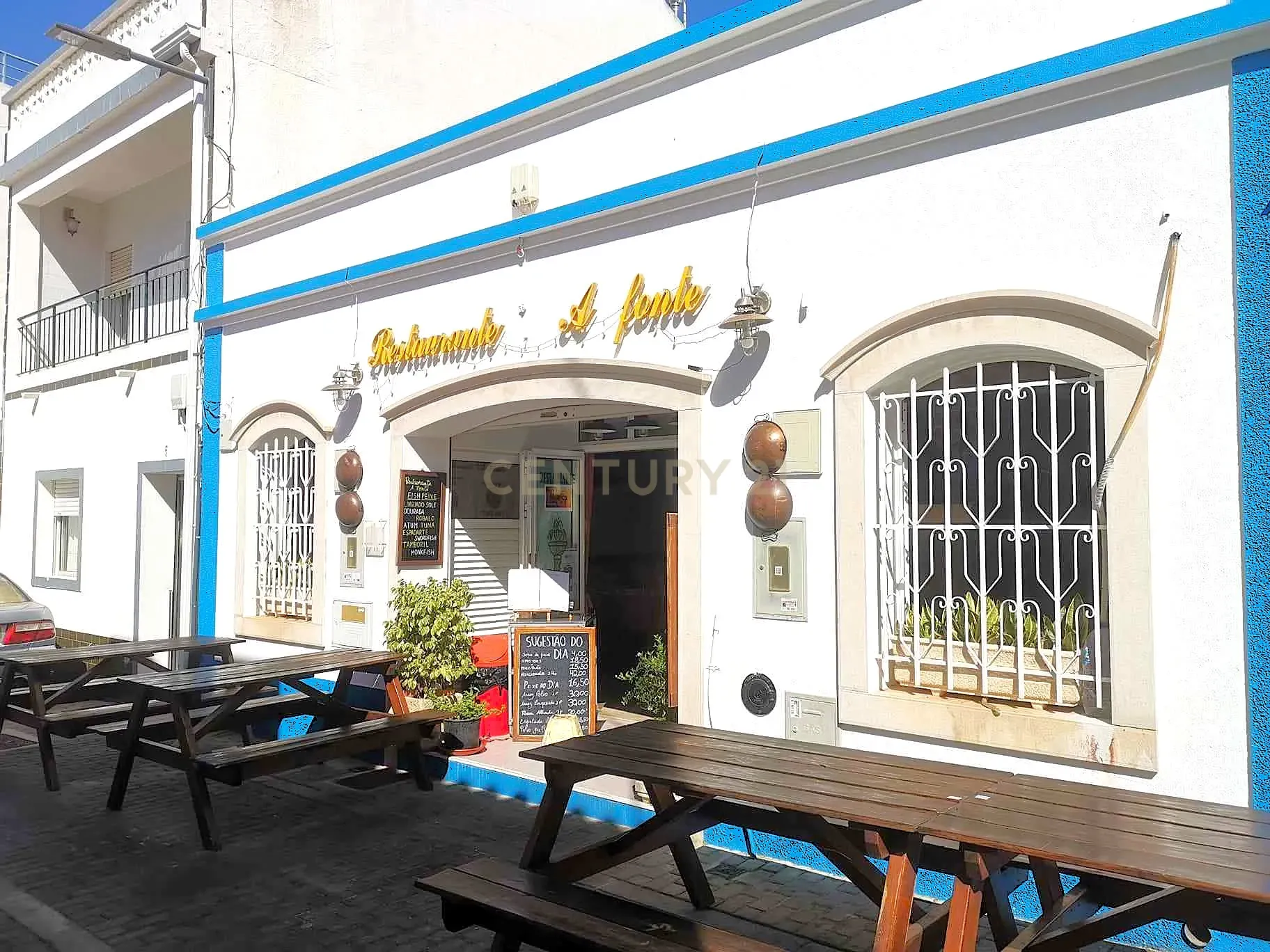 Restaurante Totalmente Equipado Pronto a Funcionar em Cabanas de Tavira! A menos de 100m da Frente Ria Formosa! - Image 1