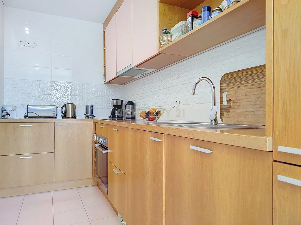 Apartamento revestido com capoto composto por 4 quartos com vistas para o mar em Viana do Castelo - Image 19