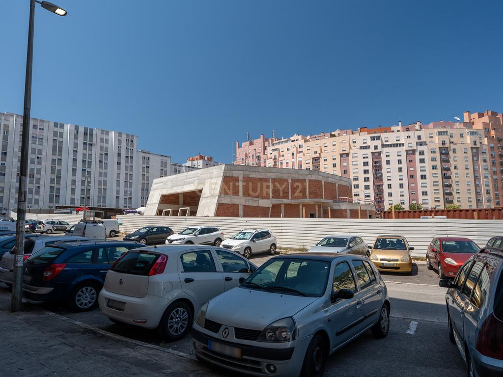Apartamento T1 com potencial para T2 na Rinchoa – Conforto e Tranquilidade! - Image 17