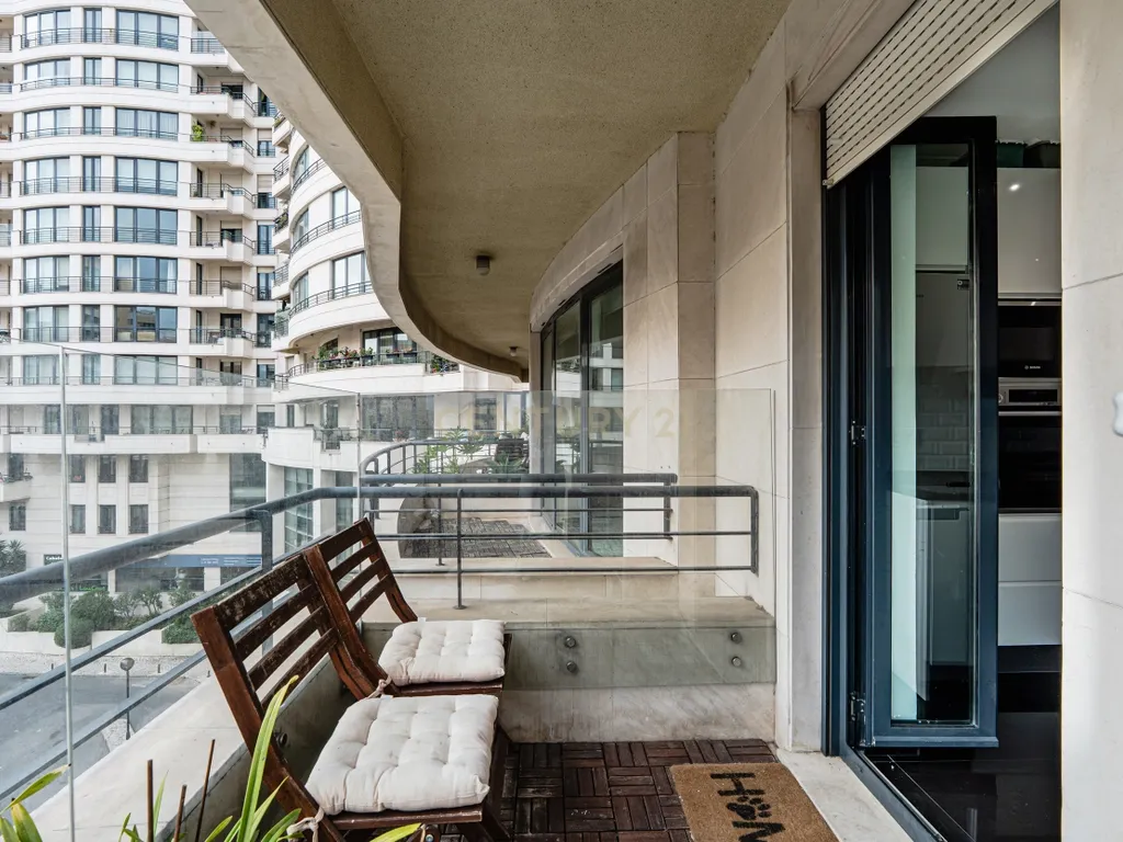 Apartamento T2 em Nova Campolide com Estacionamento - Image 9