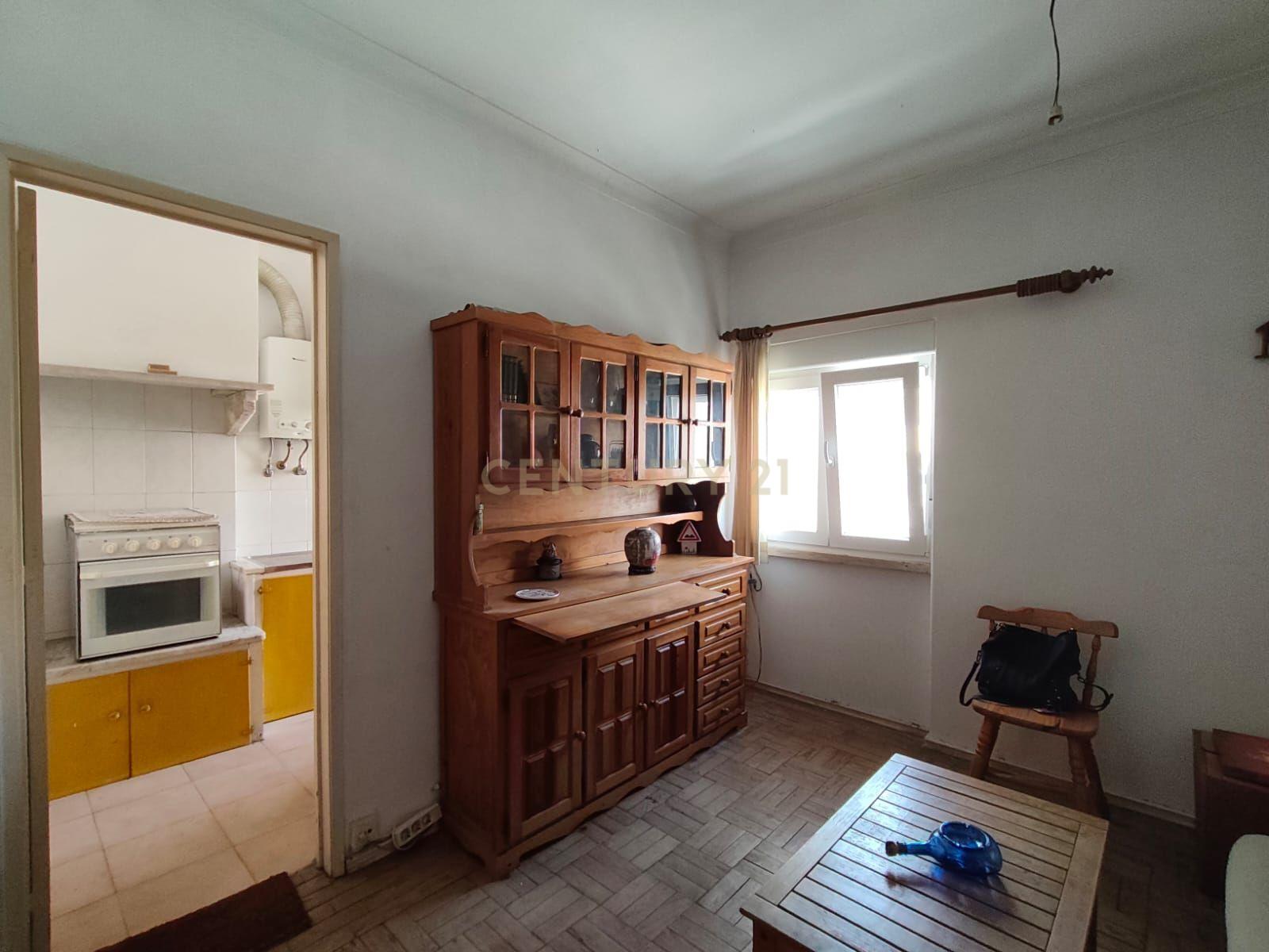 Fotografia 4 de Apartamento T2+1 Duplex na Cruz de Pau - Oportunidade Única!