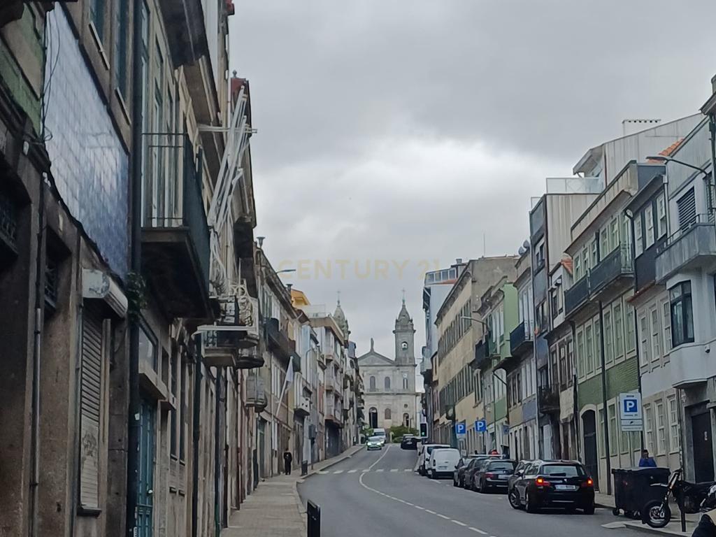 Apartamento T2+1 para Venda na Rua do Bonfim, Porto - Image 16