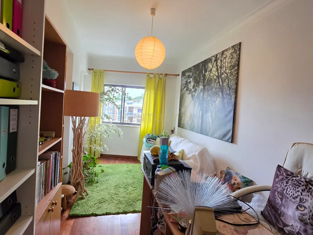 Apartamento Duplex T5 no centro de Palmela - Image 35
