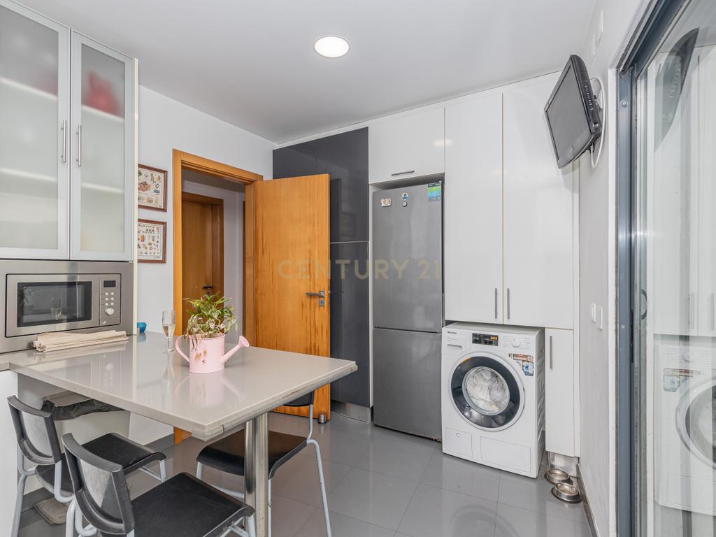 Moradia Moderna T4 em São Domingos de Rana, Cascais - Image 12