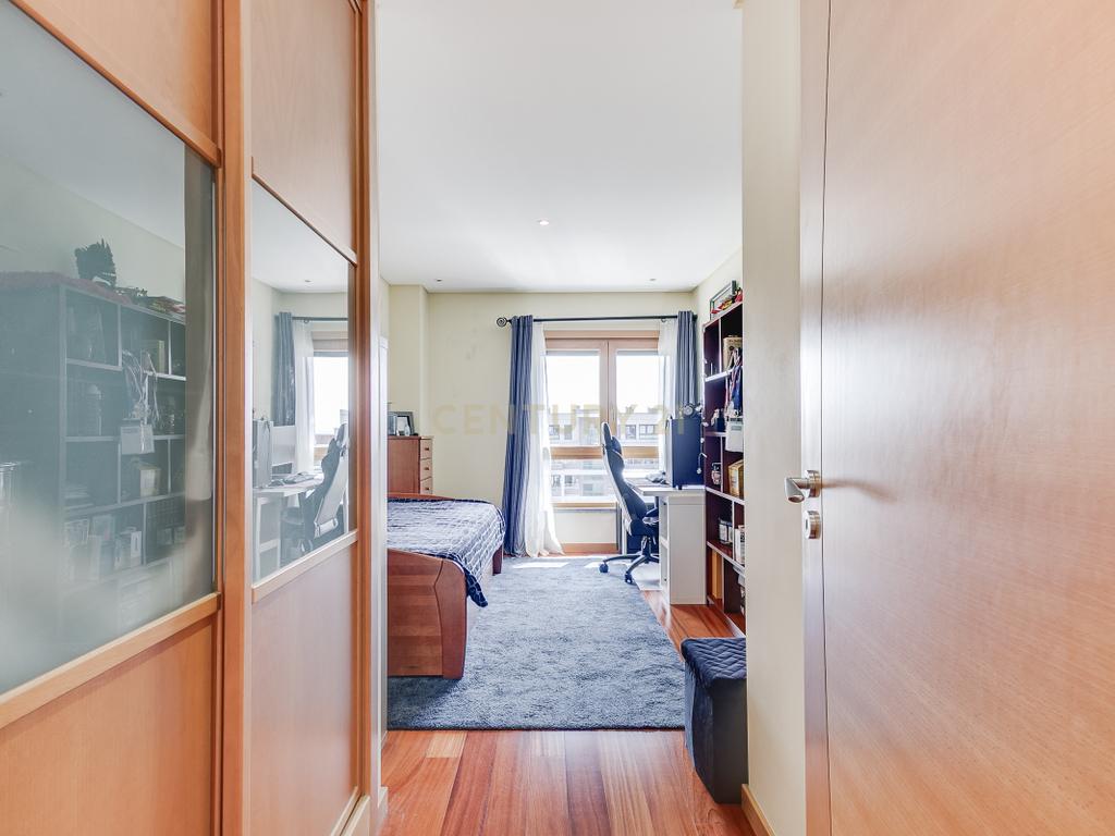 Apartamento T2 com Box p/ 2 Carros - Malvarosa, Alverca - Image 18