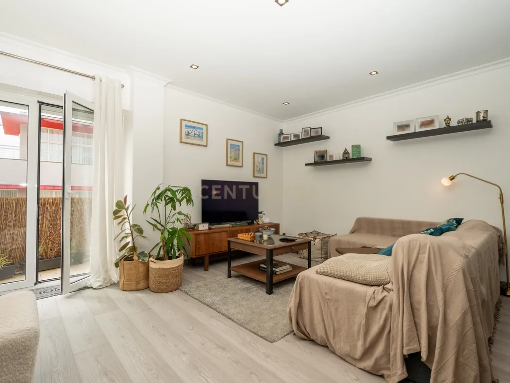 * ESPECTACULAR APARTAMENTO NO CENTRO DE MAFRA, COM VARANDA E PARQUEAMENTO * - Image 8