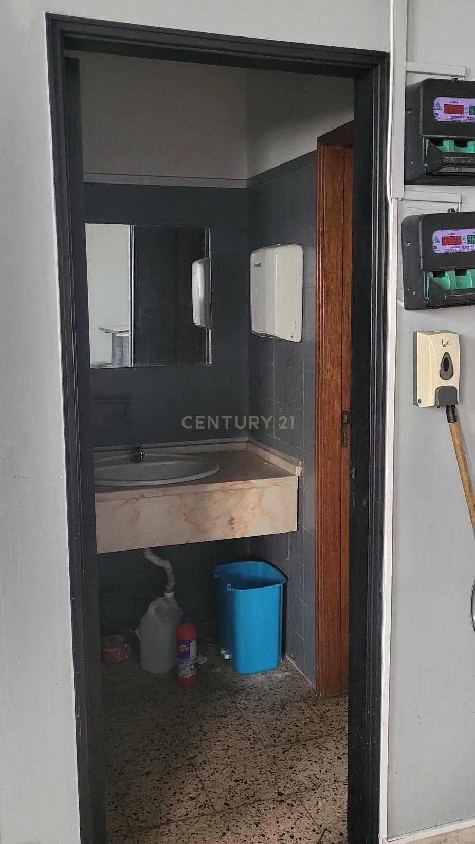 Fotografia 7 de Loja à venda em Venteira, Amadora - 87.75m² por 150.000€