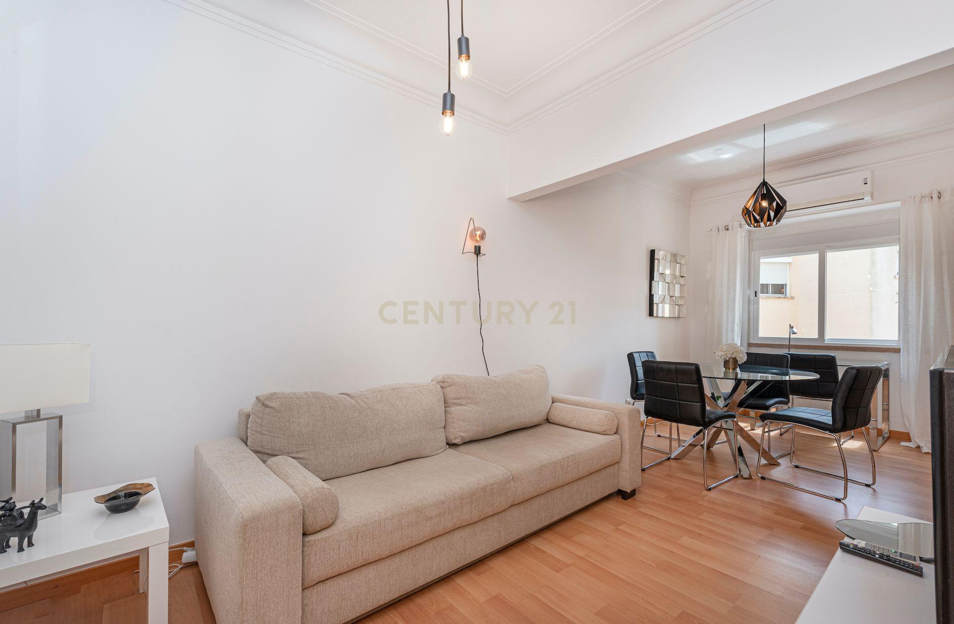 Apartamento T2 | Amadora | Mobilado e Equipado | - Image 5