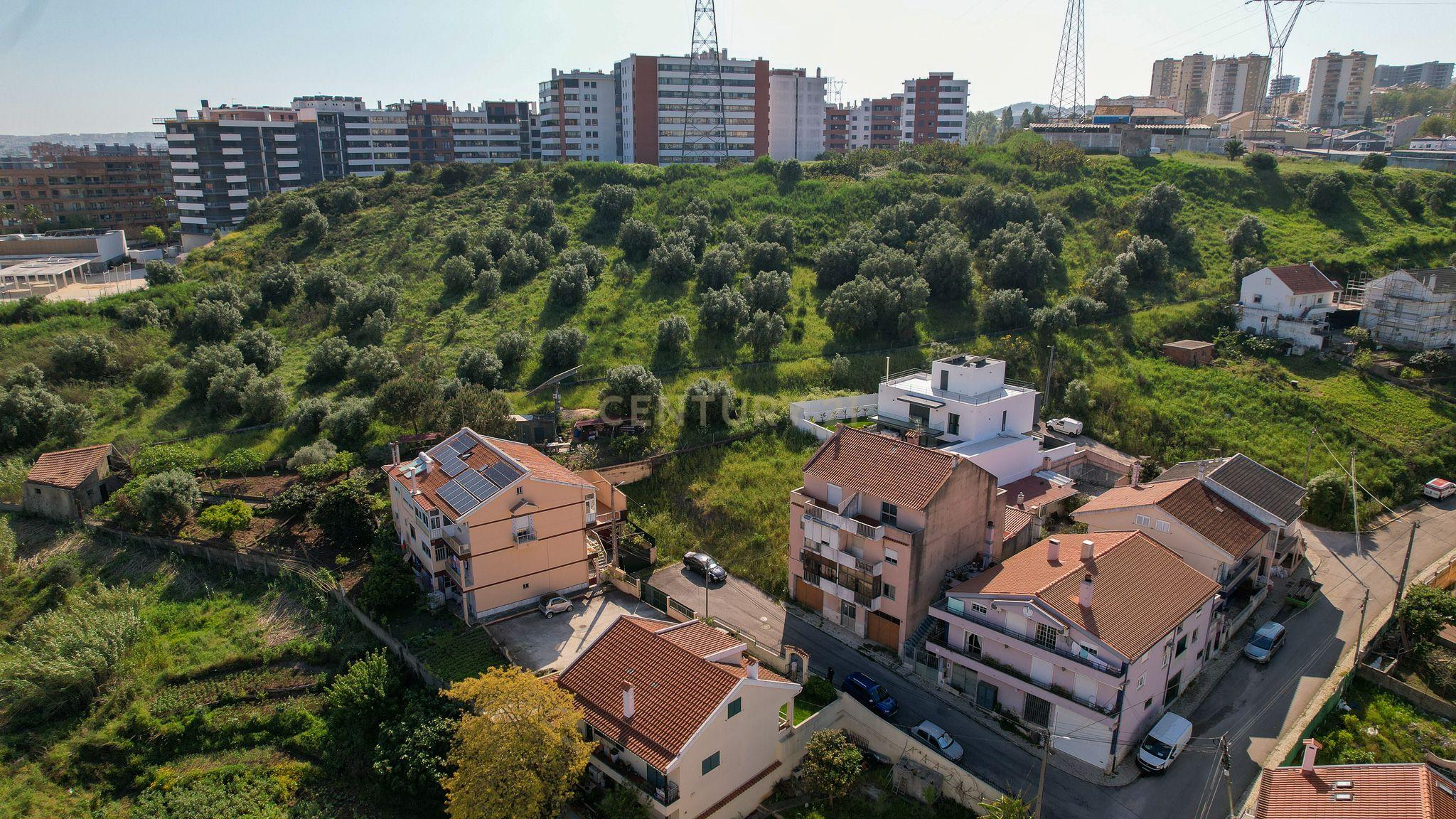 Oportunidade Única em Odivelas: Vista Panorâmica e Conforto - Image 3