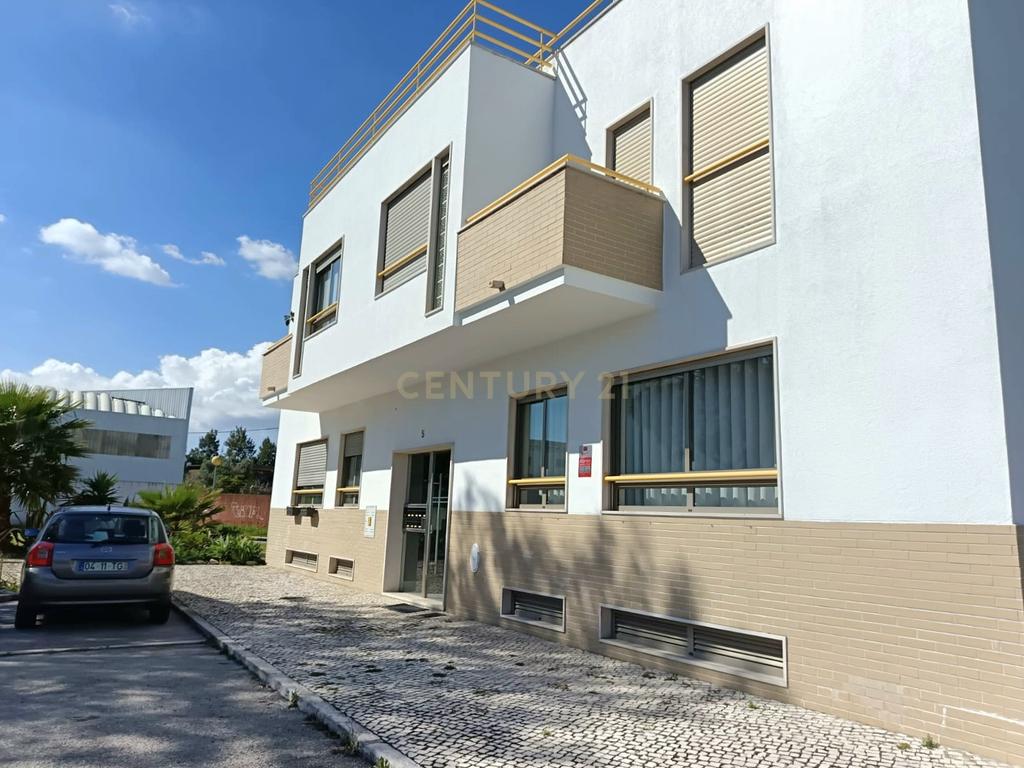 Apartamento Duplex com 175m2 - Sobreda, Almada. - Image 40
