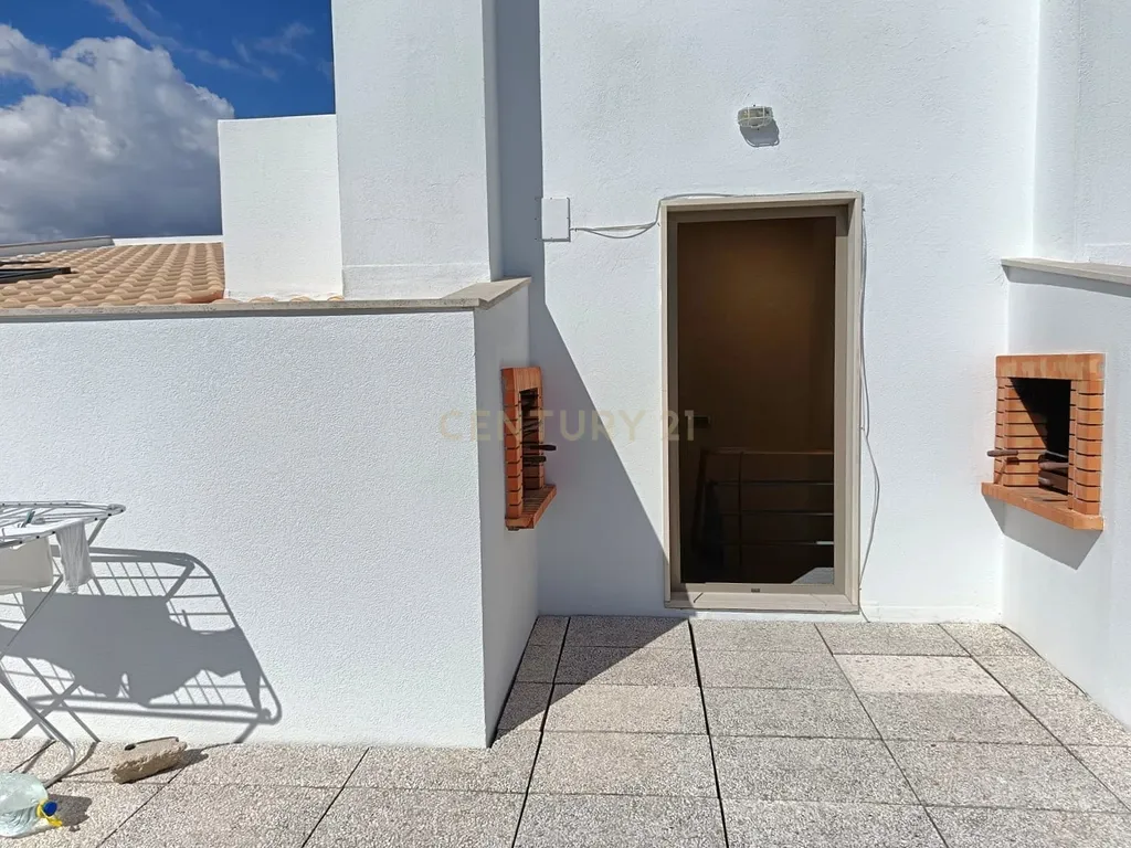 Apartamento Duplex com 175m2 - Sobreda, Almada. - Image 36