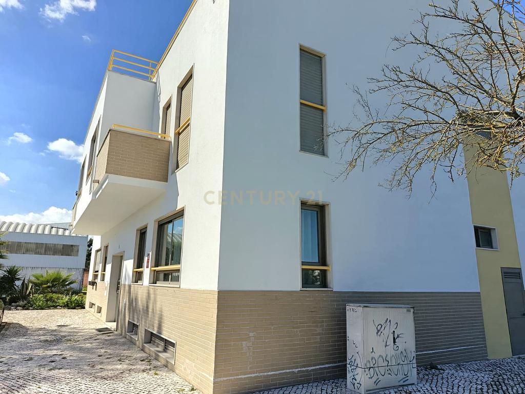 Apartamento Duplex com 175m2 - Sobreda, Almada. - Image 41