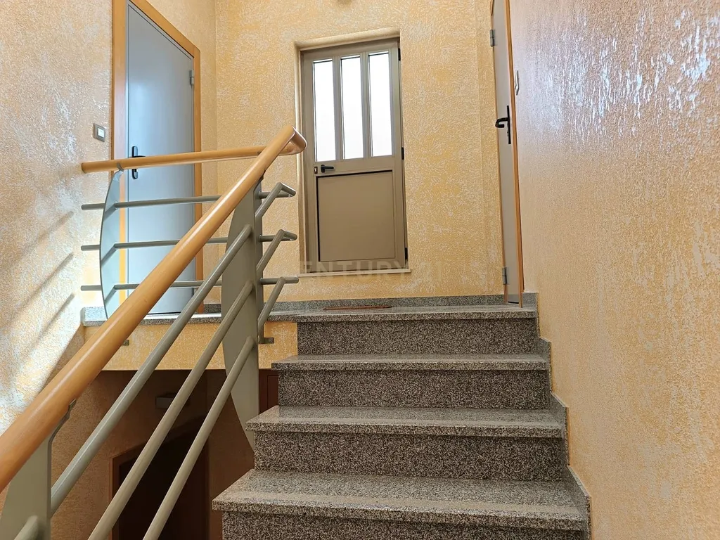 Apartamento Duplex com 175m2 - Sobreda, Almada. - Image 35
