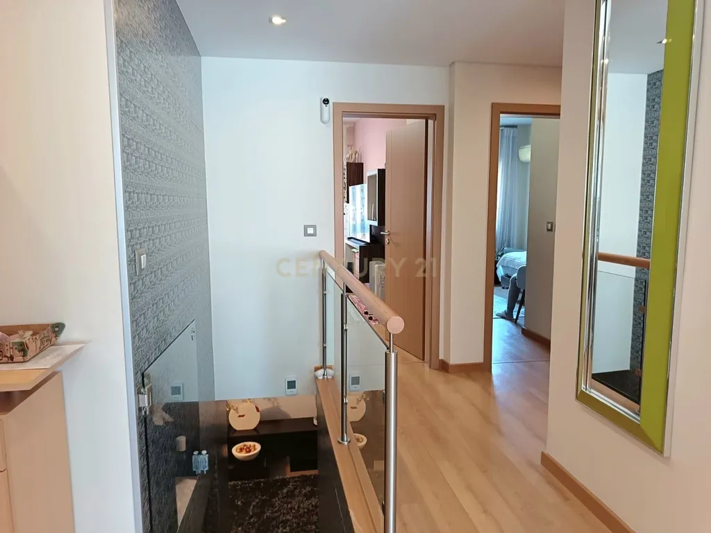Apartamento Duplex com 175m2 - Sobreda, Almada. - Image 14