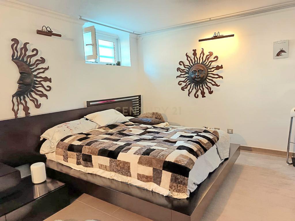 Apartamento Duplex com 175m2 - Sobreda, Almada. - Image 7
