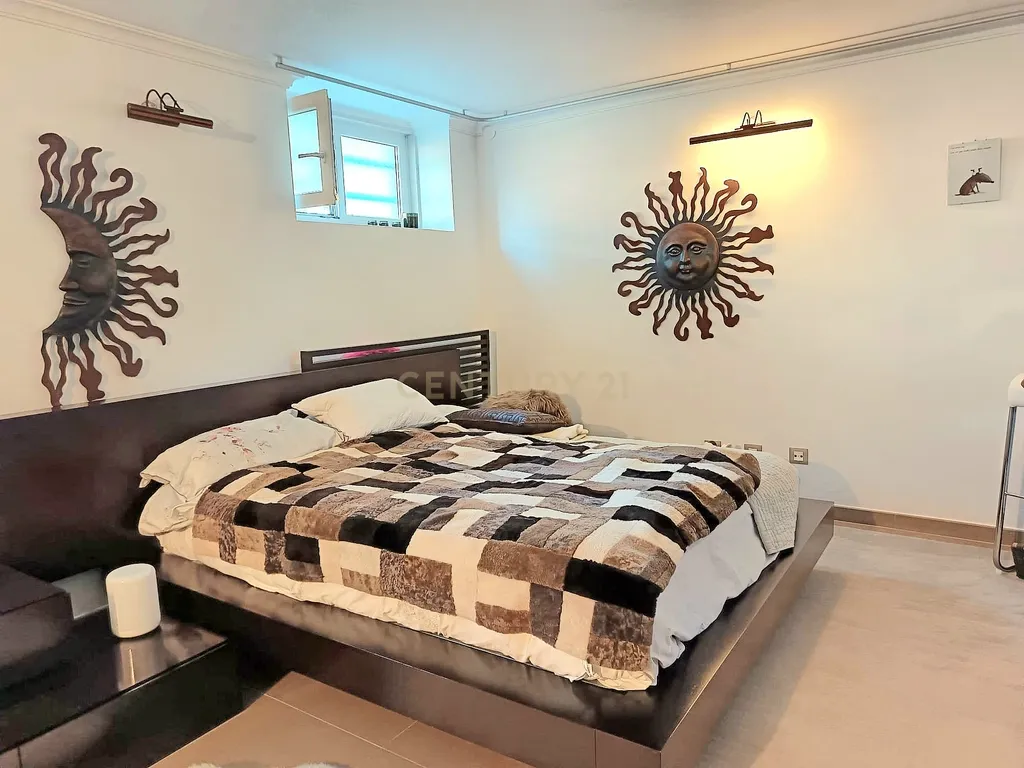 Apartamento Duplex com 175m2 - Sobreda, Almada. - Image 7