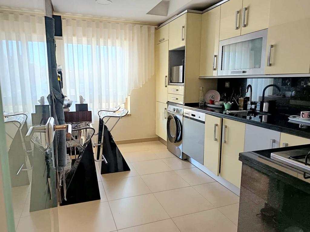 Apartamento Duplex com 175m2 - Sobreda, Almada. - Image 19