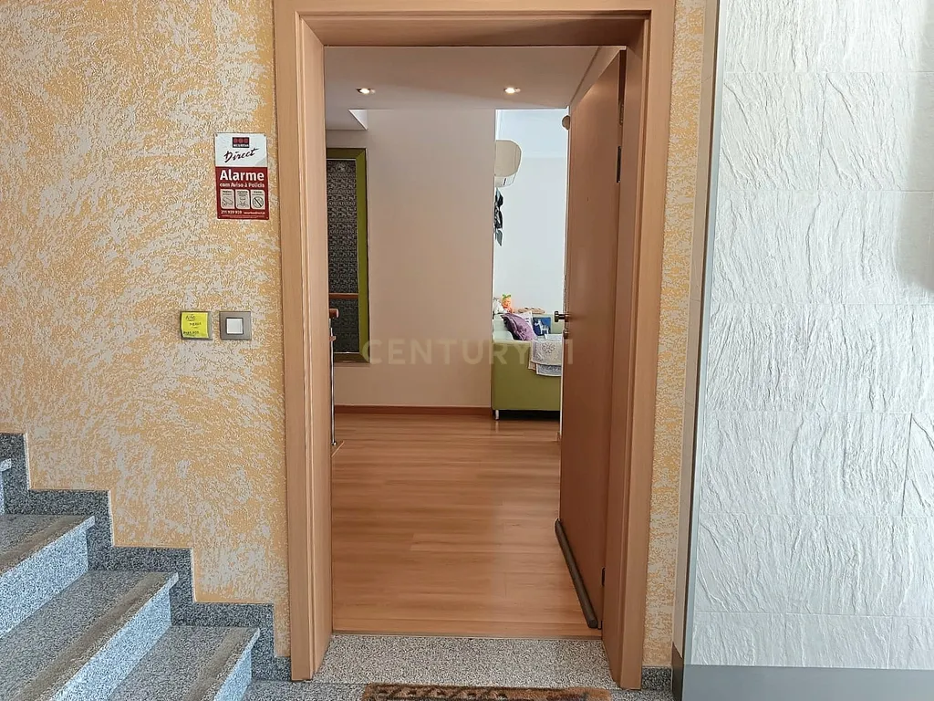 Apartamento Duplex com 175m2 - Sobreda, Almada. - Image 33