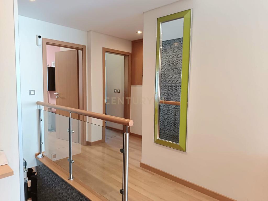 Apartamento Duplex com 175m2 - Sobreda, Almada. - Image 13