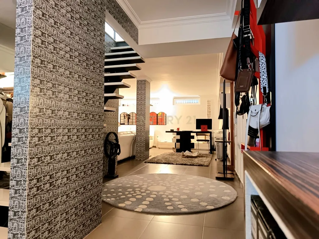 Apartamento Duplex com 175m2 - Sobreda, Almada. - Image 5