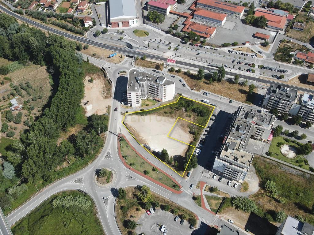NOVO APARTAMENTO T4  EM MIRANDA DO CORVO  EM EMPREENDIMENTO A INICIAR CONSTRUÇÂO - Image 11