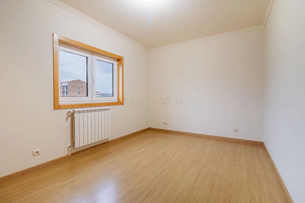 Duplex T3 em Bragança - Image 10