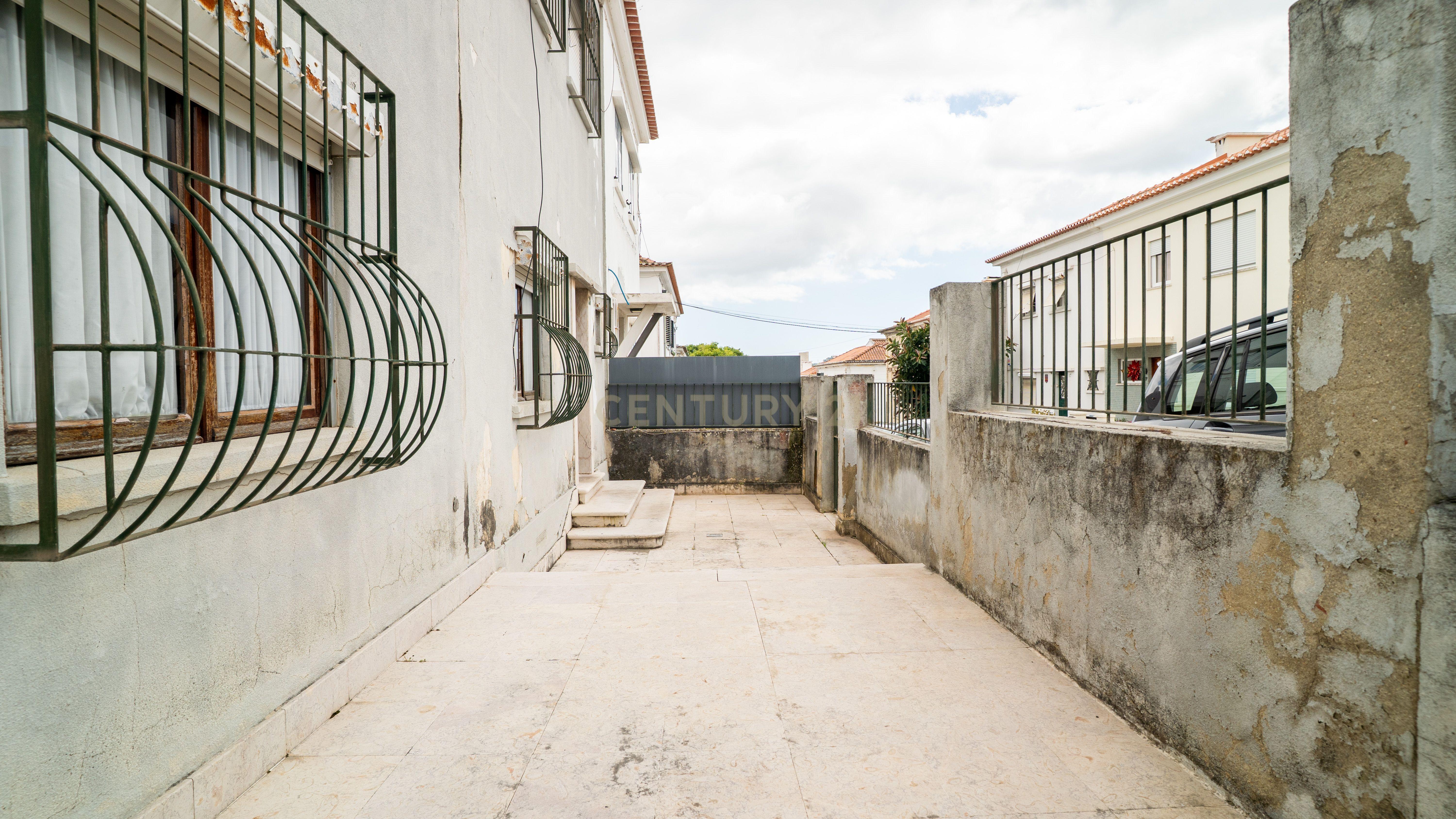 Moradia T6, na Rua 1 no Bairro de Belém, para modernizar em lote com 290m² - Image 52