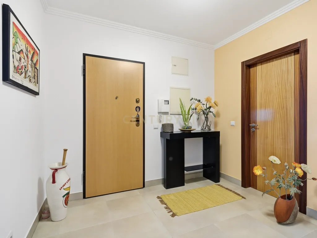 Apartamento T3 com terraço e churrasqueira – Merceana, Alenquer - Image 5