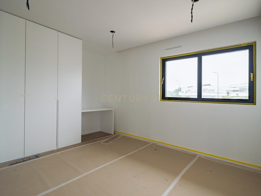 Excelente Apartamento T3 NOVO na Praia Pedra do ouro - Image 14