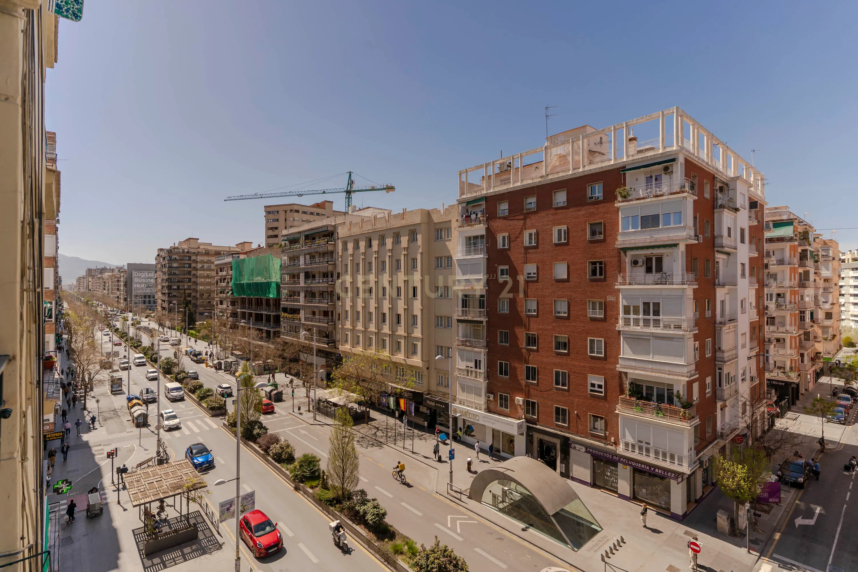 Espaçoso apartamento de 141 m2 no centro de Granada com vista panorâmica do Caminho de Ronda - Image 3