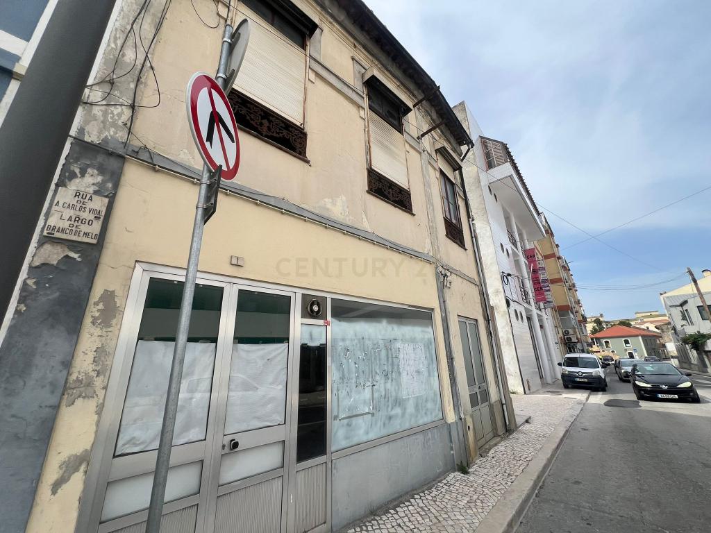Prédio em Localização Privilegiada  - Image 3