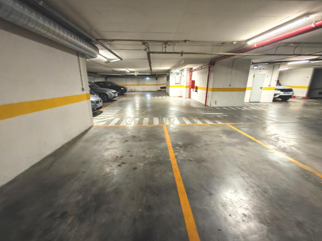 Imóvel T3 espaçoso nas Picoas, com 3 WC, 2 estacionamentos - Image 31