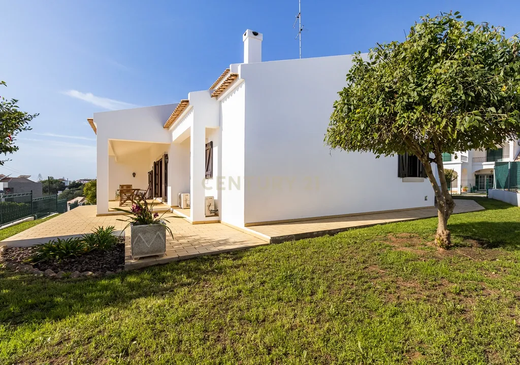 Moradia T4 com vista Mar e Cidade - Viva o Sonho de uma Vida na Quinta da Barra em Tavira - Image 8