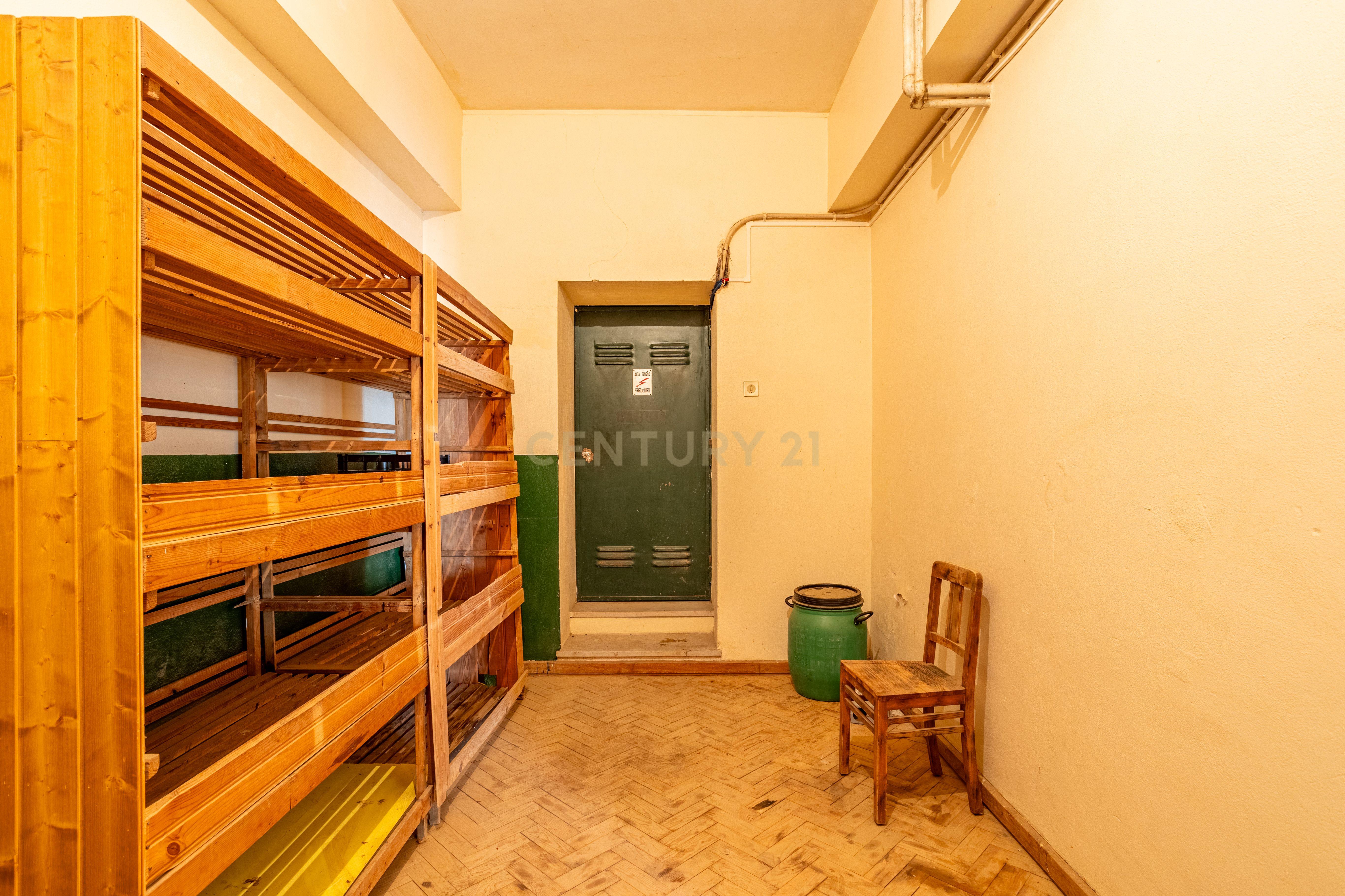 Prédio no Centro de Portalegre para investimento - Image 42