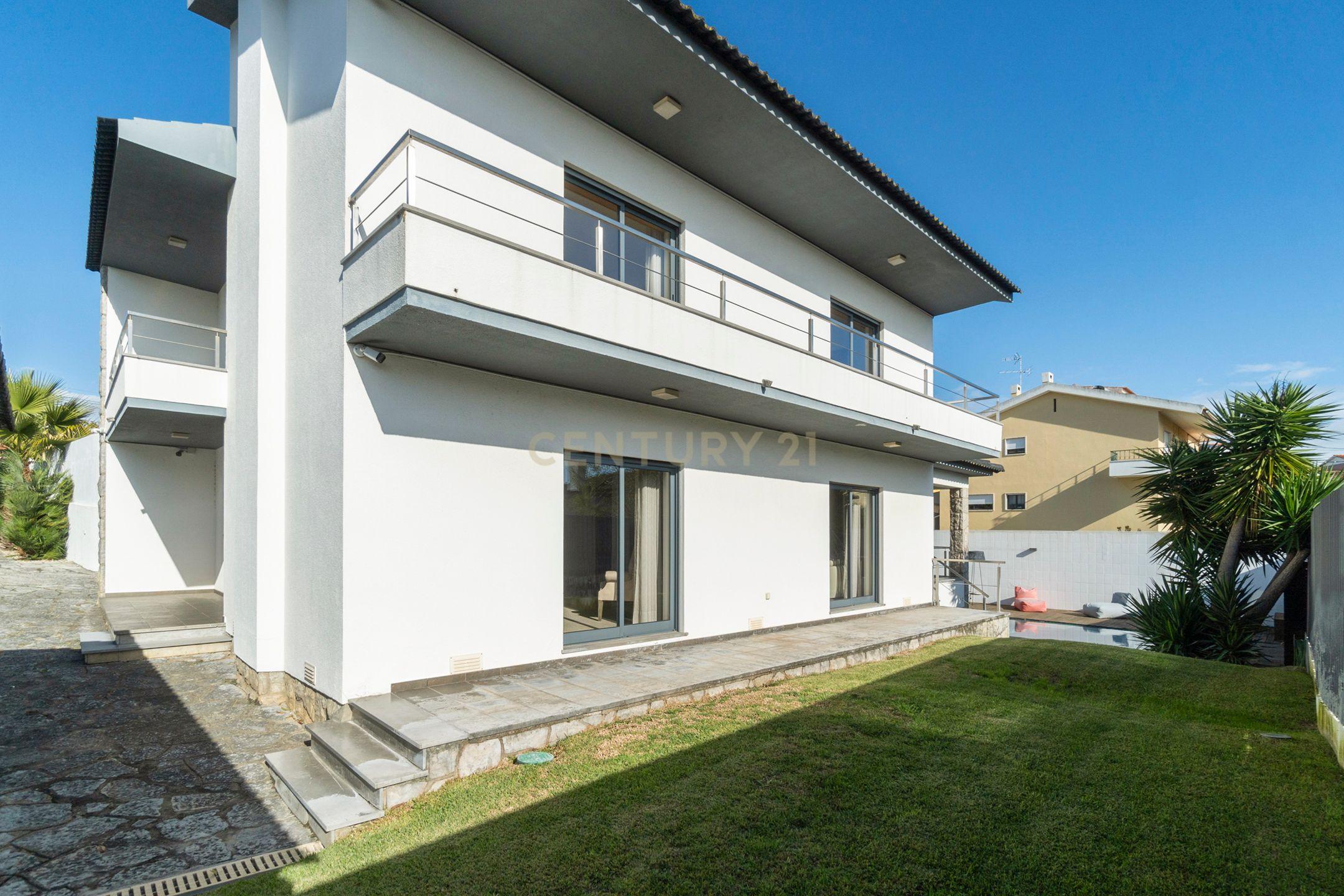 🏡 Luxo em Cada Detalhe: Moradia Exclusiva em Birre, Cascais - Image 49