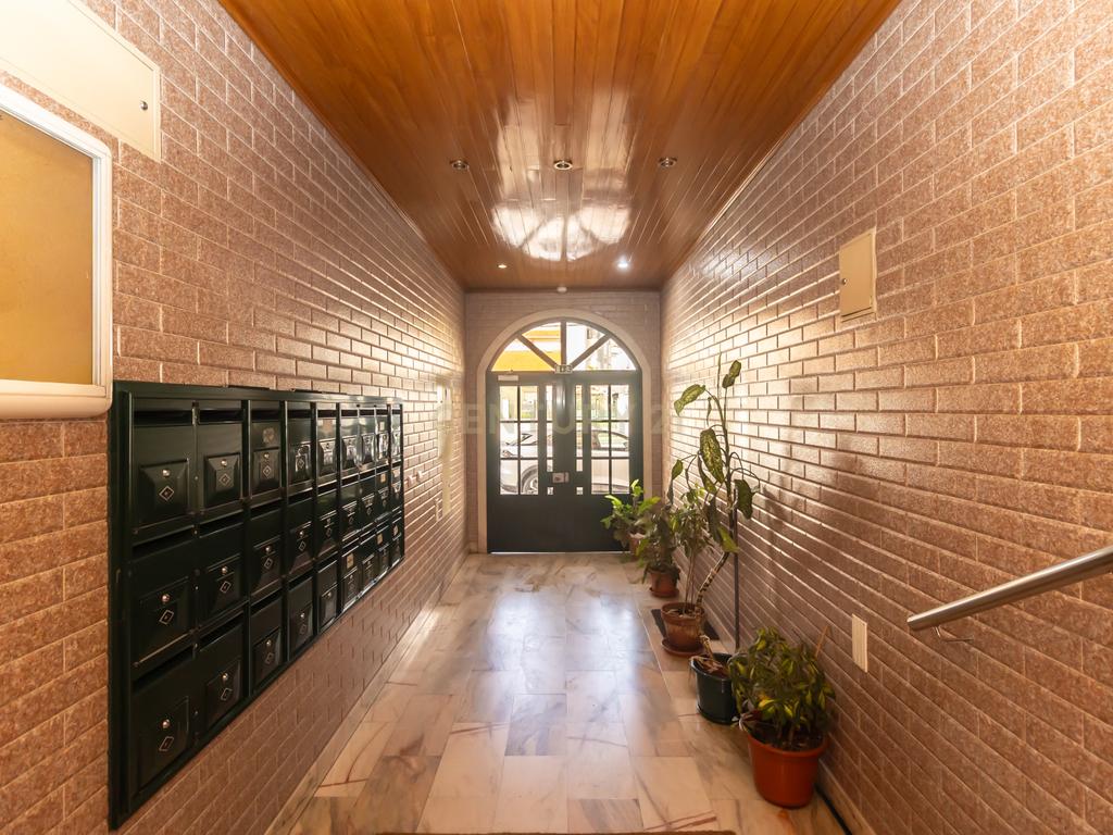 Apartamento T2 com Parqueamento, Elevador, Pronto a Habitar – Uma Oportunidade a Não Perder - Image 4