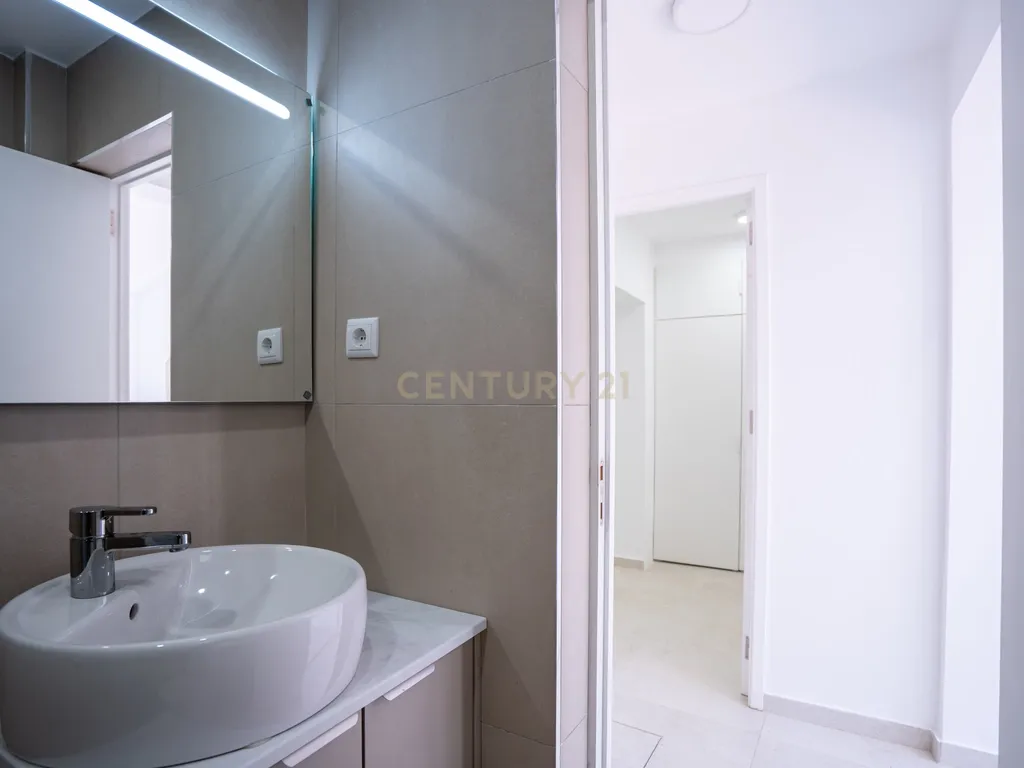 Apartamento T2 RC, Rua do Mato Grosso, Santa Engrácia, São Vicente - Image 17